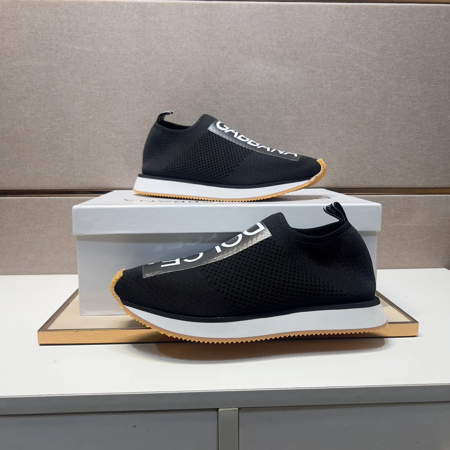 ⬛️Men's men's shoes💰p420【DG～】couple casual shoes 2025z cabinet sales simultaneously 🔶Size: 35-44#️⃣ 🔷1 color🔜The upper is made of multi-material splicing➕Mesh lining, comfortable and breathable, sole: original comfortable, wear-resistant and non-slip outsole, ⚠️Real shot📱Photographed🎬The real thing is better📢📢📢